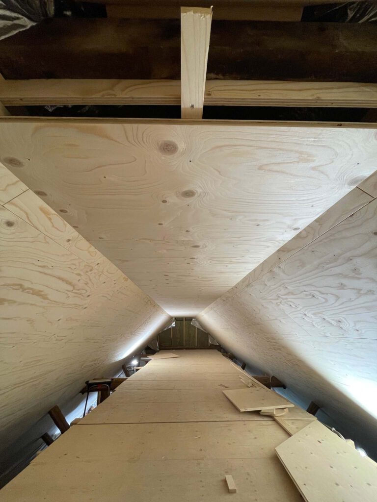 Ceiling made of underlayment